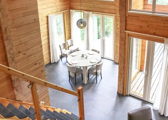 Stunning In With View