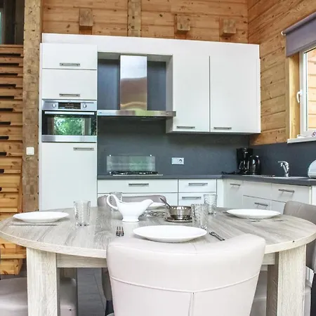 Stunning In With View * Heel